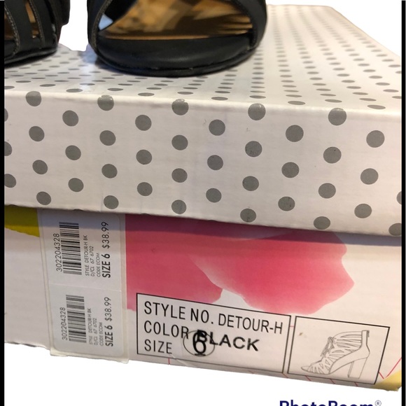 Heart in D block heel short gator lace wrap sandals with easy on back zip EUC - Picture 8 of 8